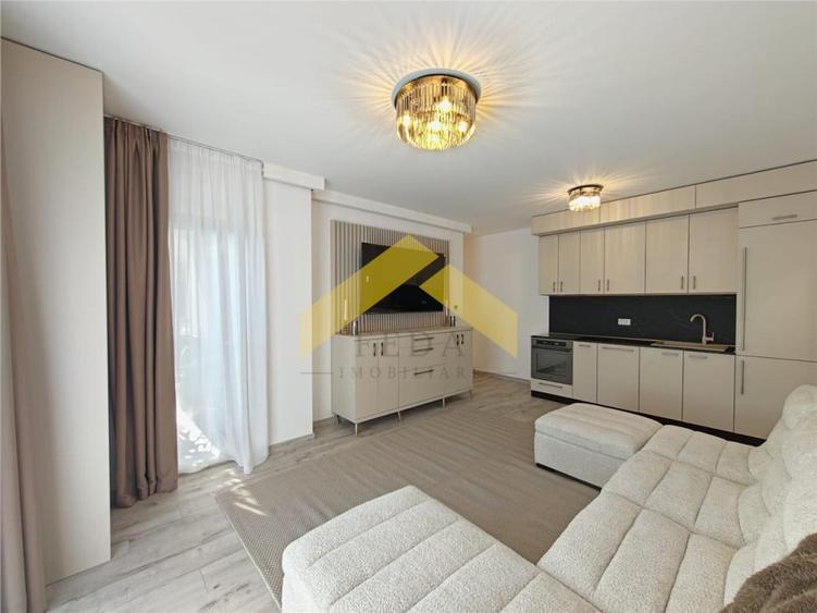 Apartament cu 3 camere semidecomandat în Central