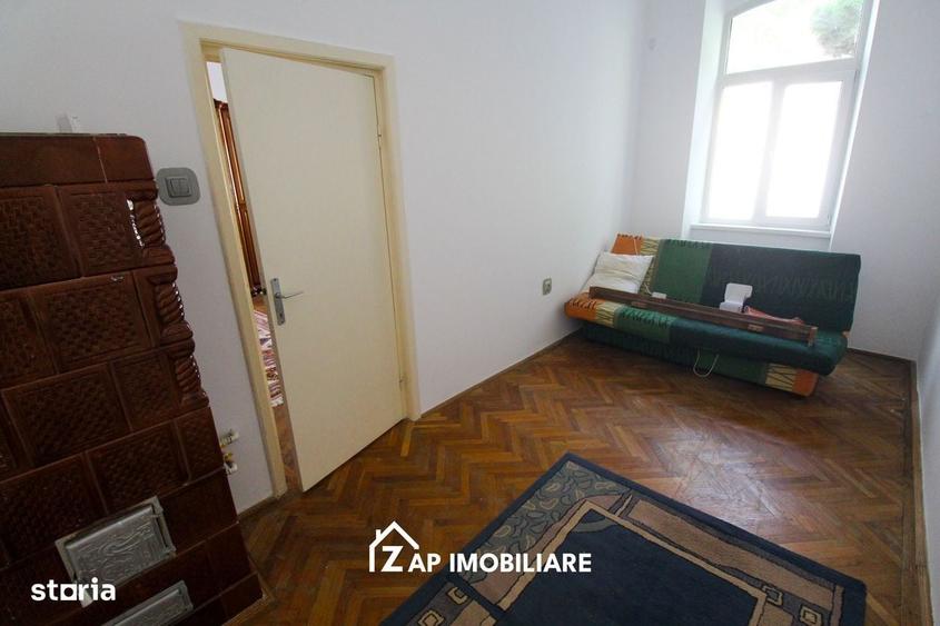 Casă cu 4 camere în Central