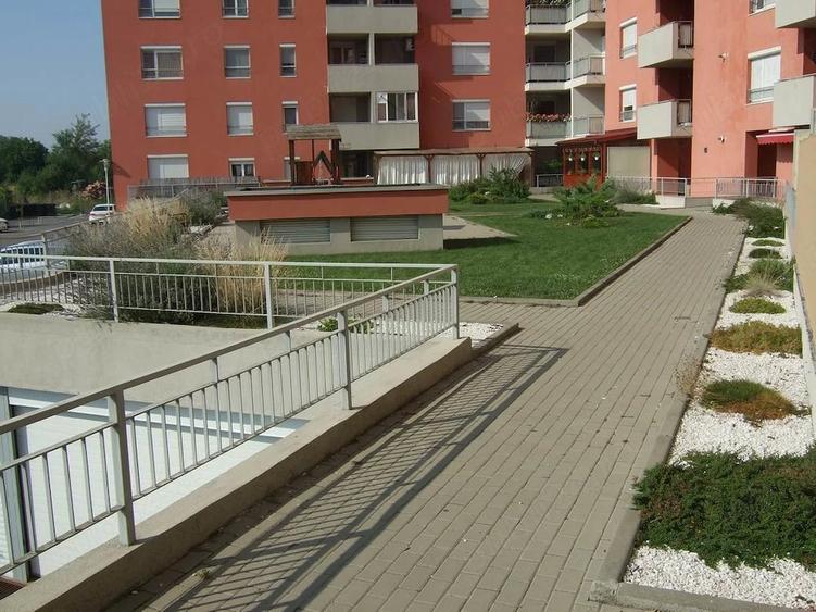 Vand apartament cu 1 camera - 1