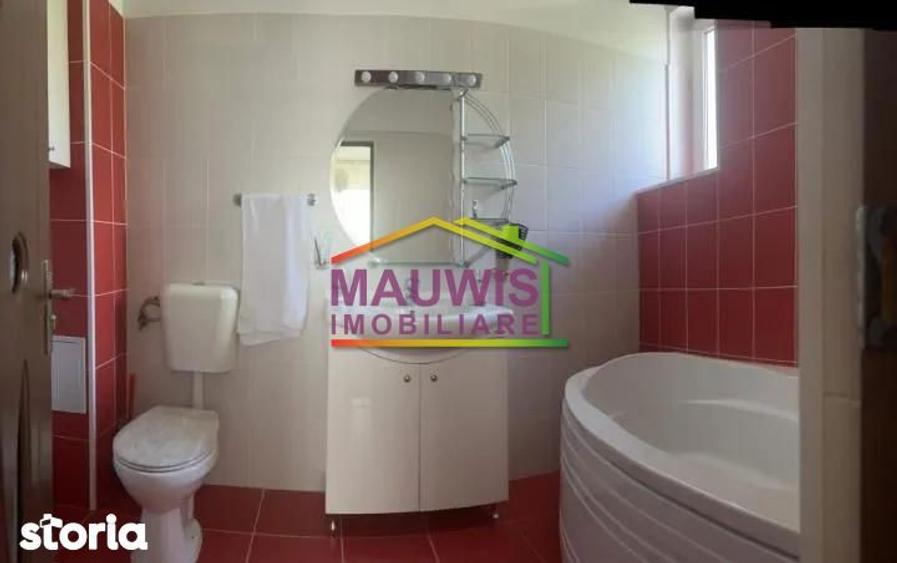 Apartament cu 4 camere decomandat în Central