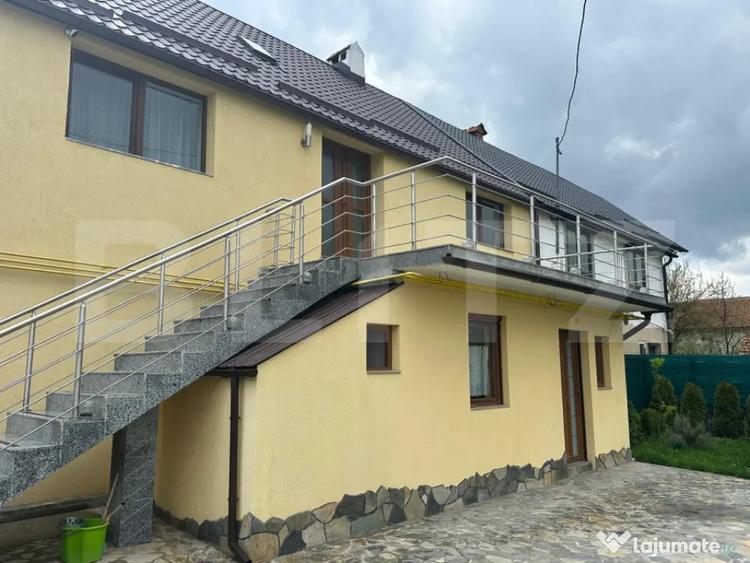 Casă cu 7 camere cu Canalizare în Central