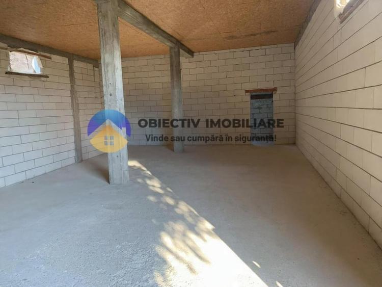 Casă cu 4 camere cu Teren 632 Mp în Girov