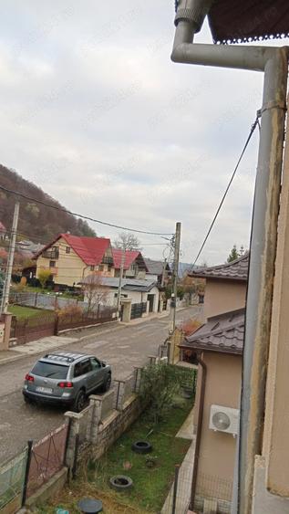 Casă cu 6 camere cu Teren 805 Mp în Central