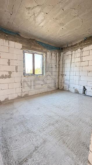 Casă individuală cu 4 camere cu Canalizare în Est