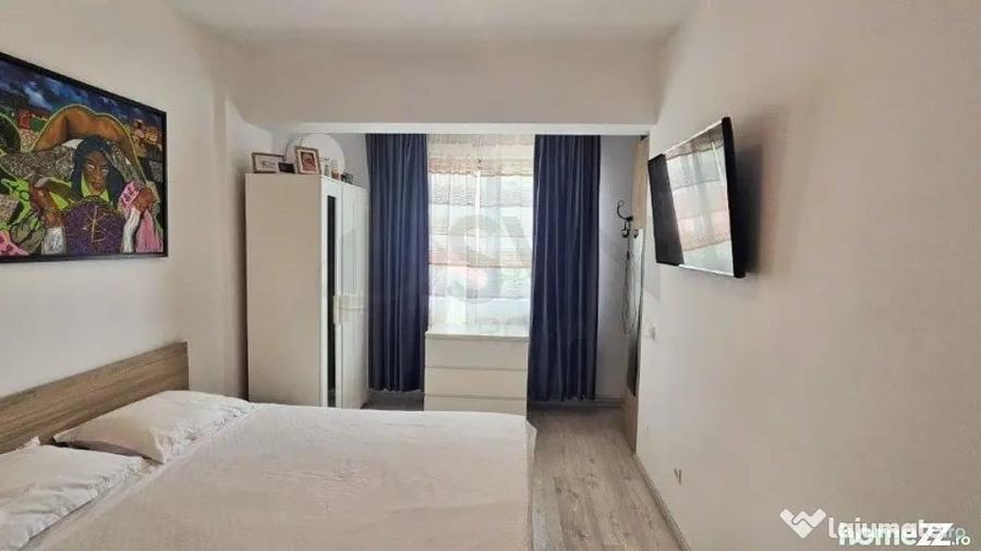 Apartament cu 3 camere decomandat în Jiului