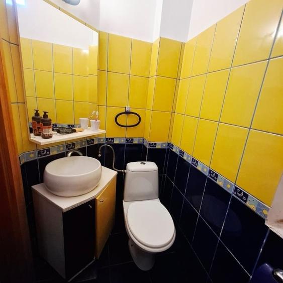 Casă individuală cu 5 camere cu Canalizare în Central