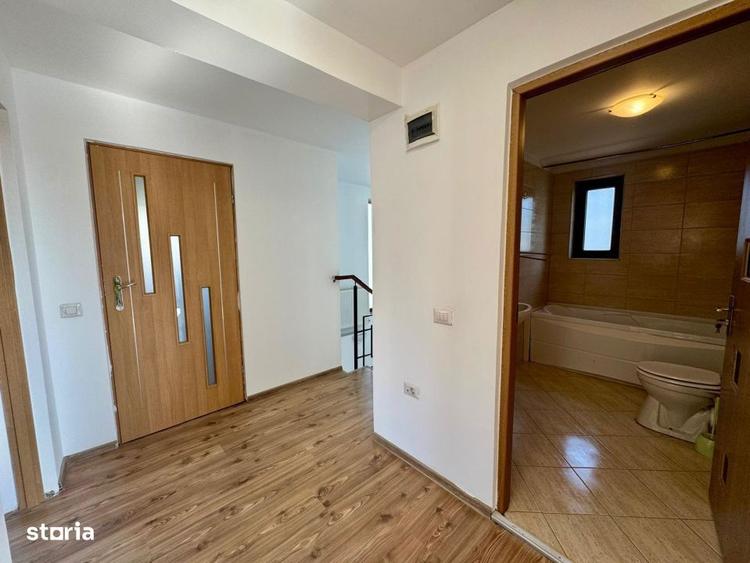 Casă cu 4 camere cu Teren 300 Mp în Bună Ziua