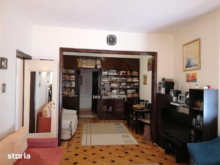 Apartament cu 3 camere semidecomandat în Cișmigiu