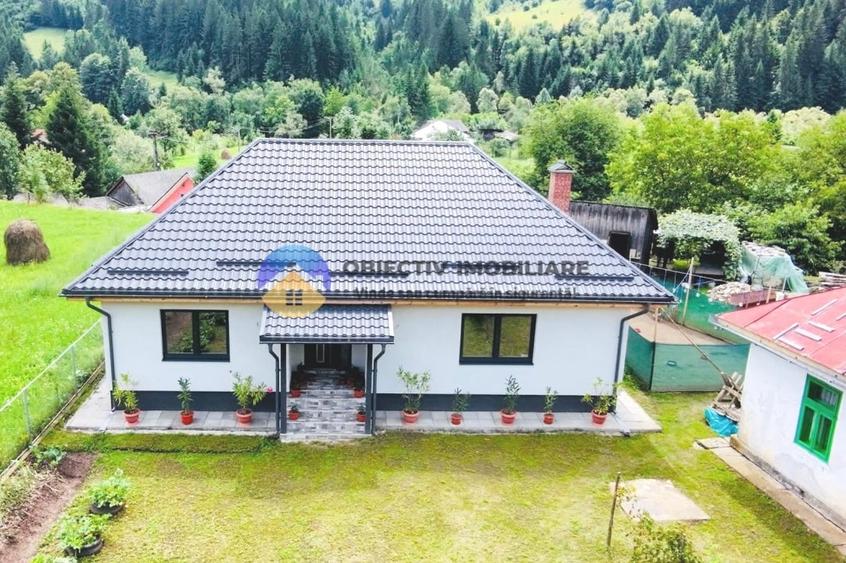 Casă cu 3 camere cu Canalizare în Grințieș
