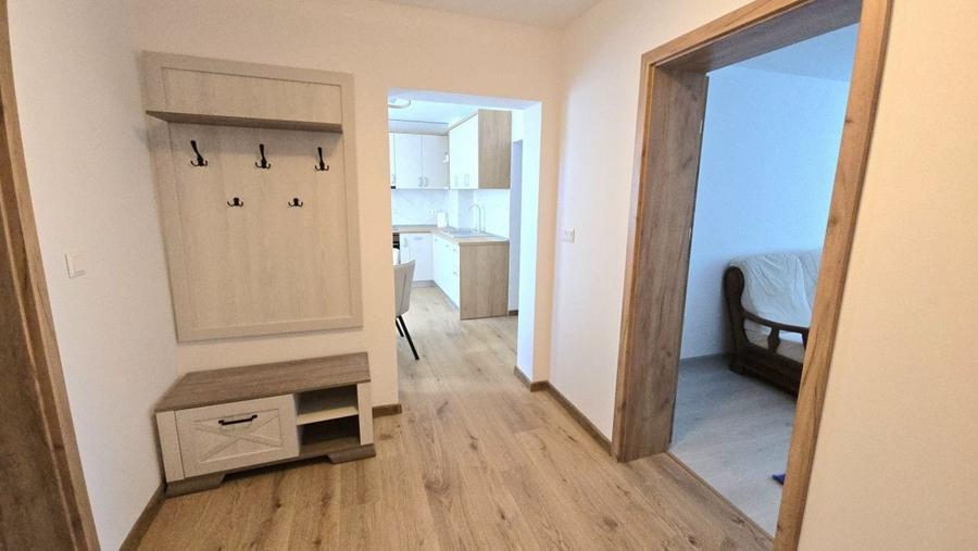 Apartament cu 3 camere decomandat, mobilat în Cloșca