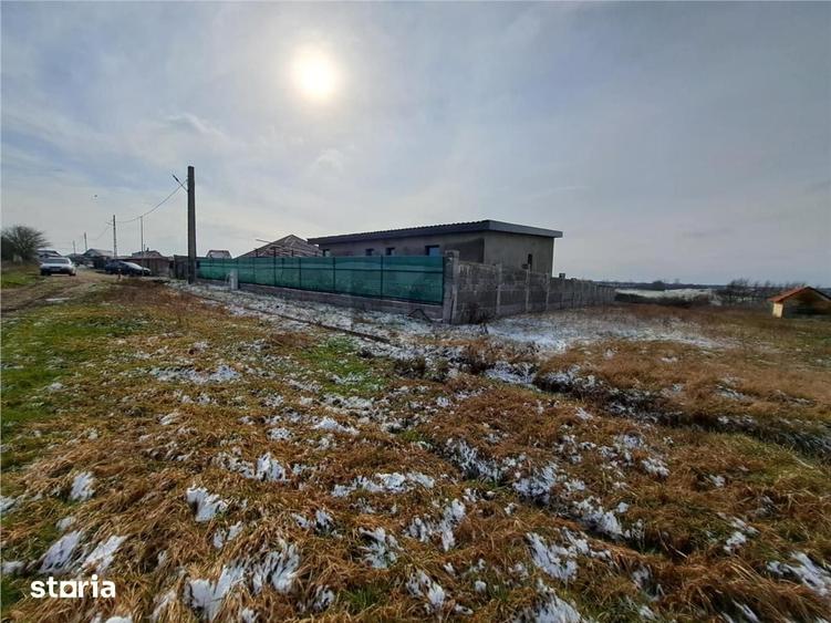 Teren de 1600 mp, în Sânmartin