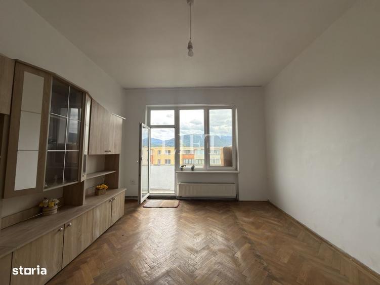 Apartament cu 2 camere decomandat în Tractorul