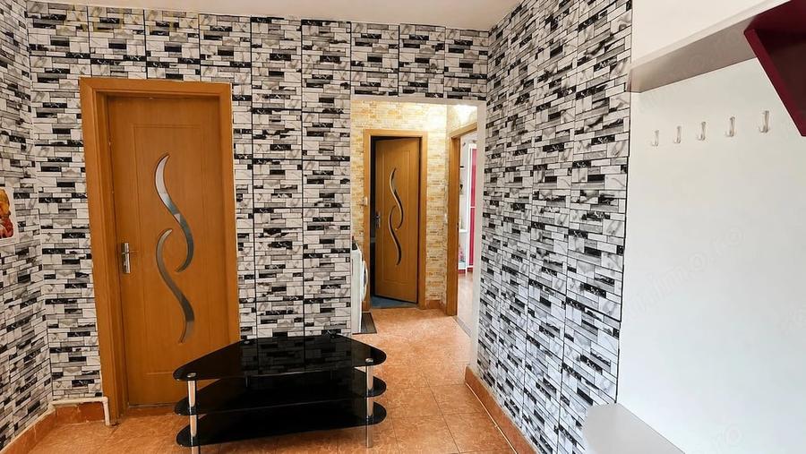 Apartament cu 2 camere decomandat în Calea Moldovei