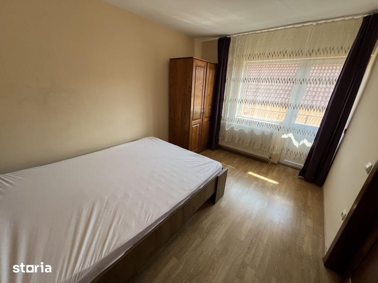 Apartament cu 3 camere decomandat în Turnișor