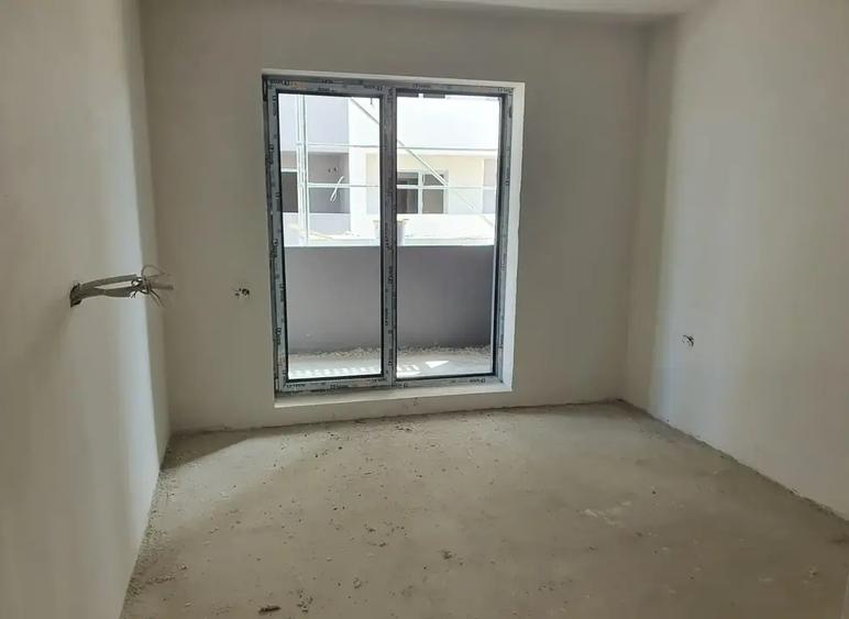 Apartament cu 2 camere decomandat în Titan