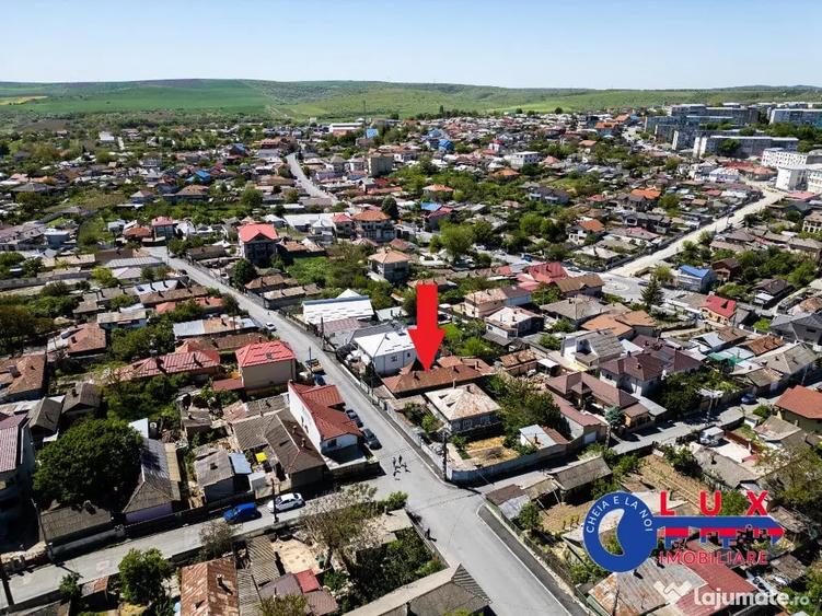 Casă cu 7 camere cu Teren 425 Mp în Păcii