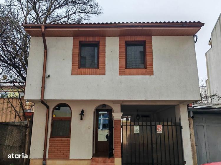 Apartament cu 2 camere, mobilat în Faleza Nord
