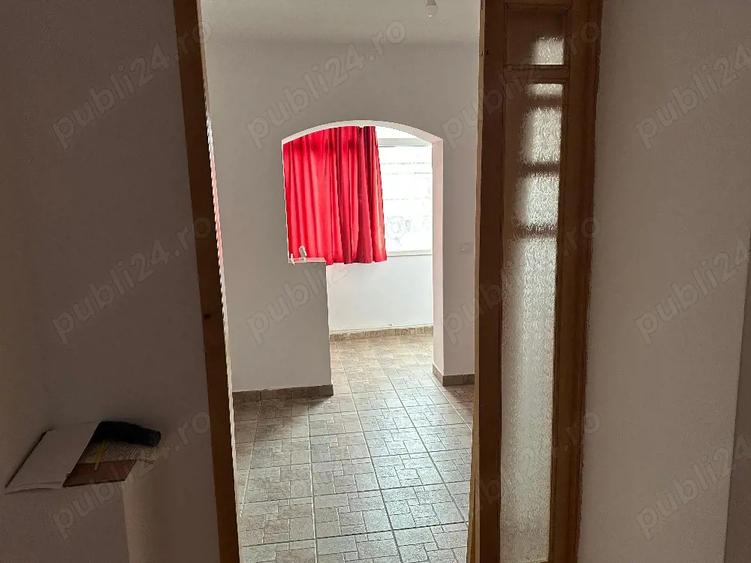 Apartament cu 3 camere decomandat în Nicolina