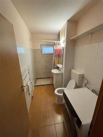 Apartament cu 3 camere semidecomandat, mobilat în Complex Studențesc