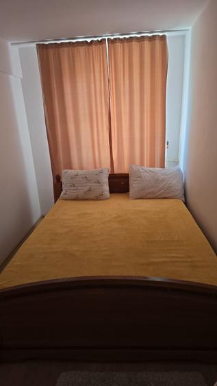 Apartament cu 3 camere semidecomandat în Exterior Vest