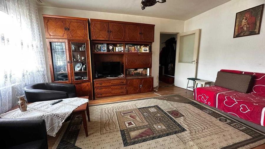 Apartament cu 2 camere semidecomandat în Micro 6
