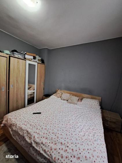 Apartament cu 3 camere semidecomandat în Central