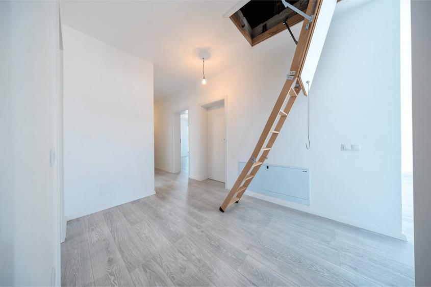 Casă cu 4 camere cu Teren 500 Mp în Central