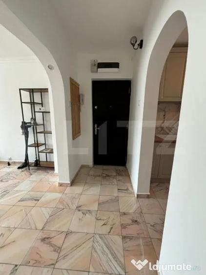 Apartament cu 3 camere semidecomandat în Ultracentral
