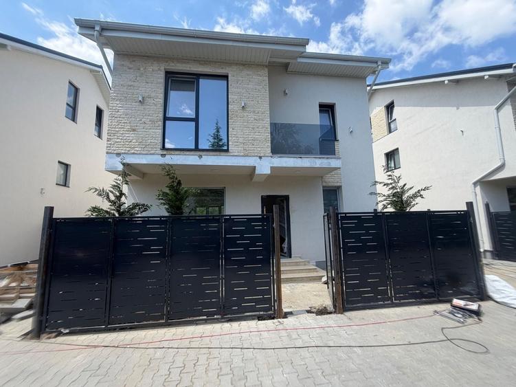 Casă individuală cu 4 camere cu Canalizare în Central