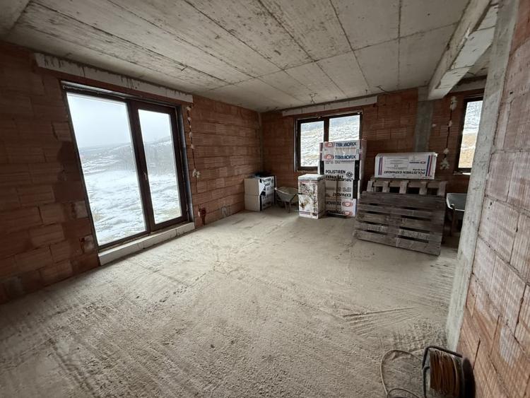 Duplex cu 4 camere cu Canalizare în Apahida