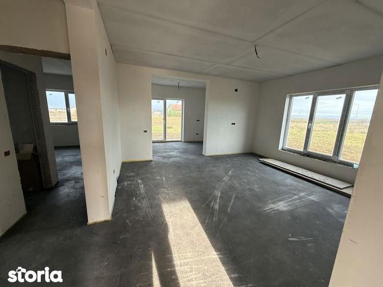Casă cu 4 camere cu Teren 90 Mp în Oșorhei