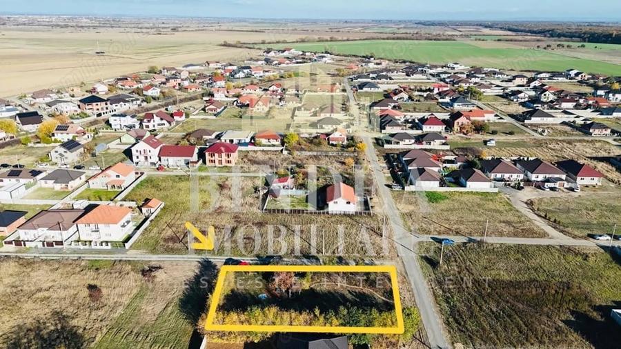 Teren de 1200 mp, în Șag