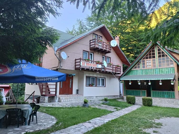 Hotel/Pensiune, de 450 mp, în Lepșa
