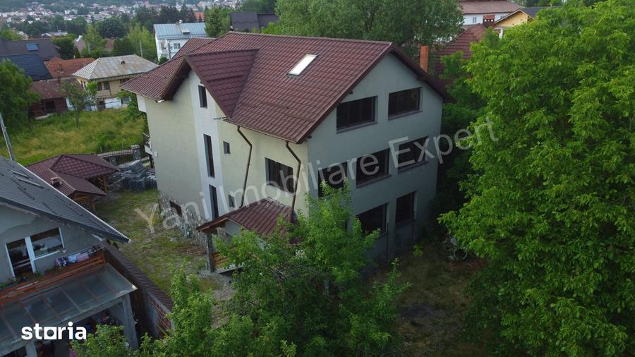 Casă cu 7 camere cu Teren 550 Mp în Câmpulung Muscel