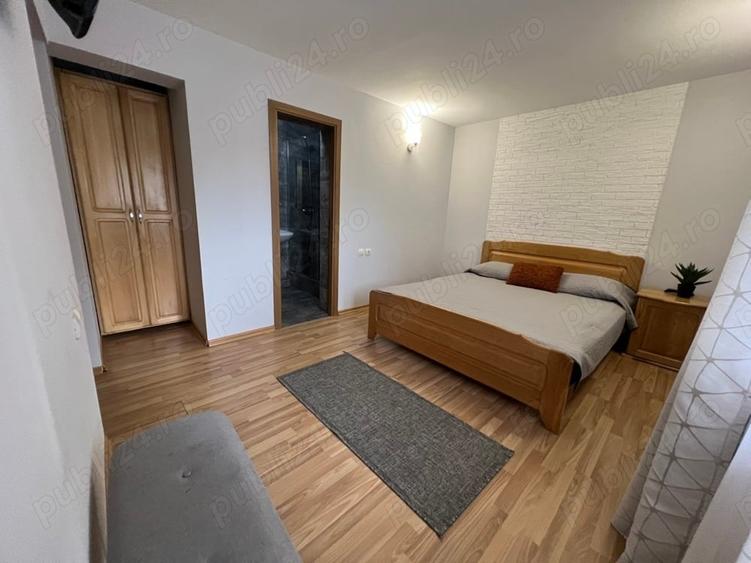 Casă cu 19 camere în Durău