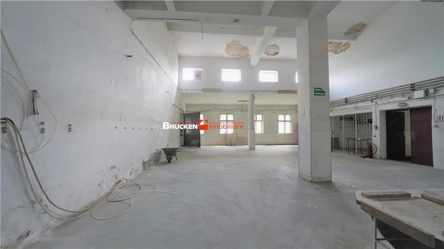 Spațiu comercial, de 1,500 mp, în Vașcău