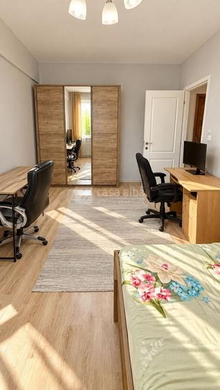 Apartament cu 3 camere decomandat, mobilat în Central