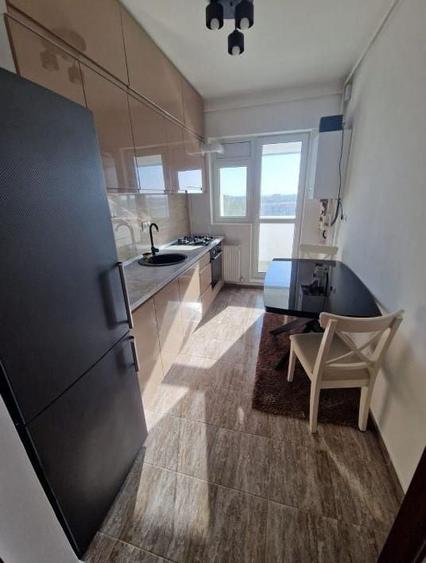 Apartament cu 2 camere decomandat, mobilat în Apărătorii Patriei
