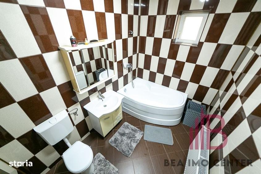 Casă cu 4 camere cu Teren 1128 Mp în Zimandu Nou