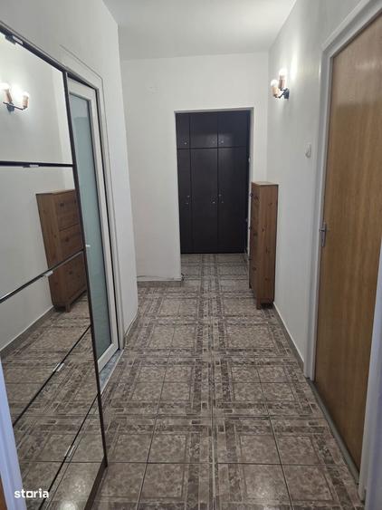 Apartament cu 2 camere decomandat, mobilat în Tei