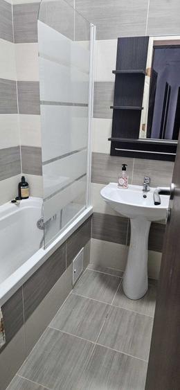 Apartament cu 3 camere decomandat, mobilat în Rahova