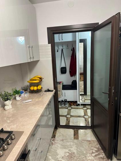 Apartament cu 3 camere semidecomandat în Ultracentral