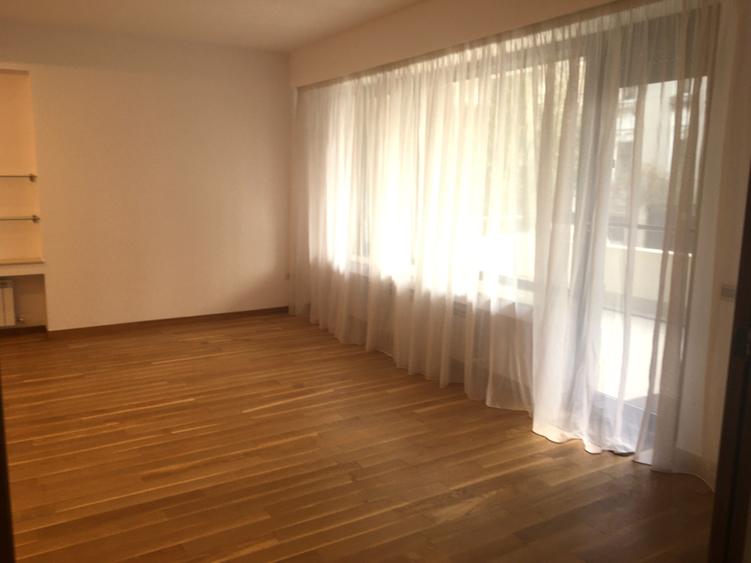 Apartament cu 4 camere semidecomandat în Capitale