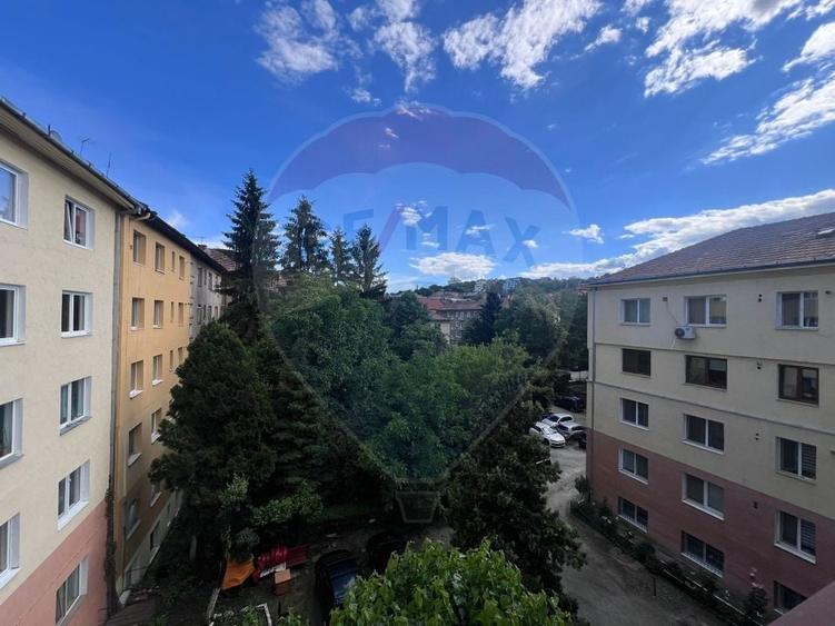 2 camere, Horea, Facultatea de Litere - 6