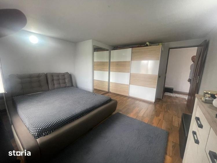 Casă cu 4 camere cu Teren 380 Mp în Romanești