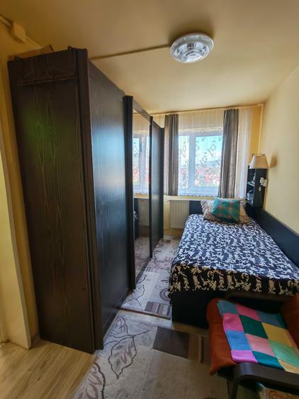 Apartament cu 3 camere semidecomandat în Central