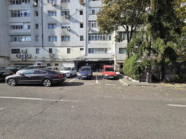 Spațiu comercial, de 160 mp, în Central