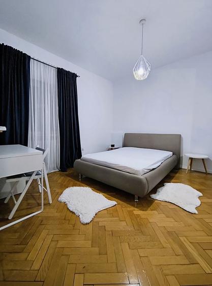 Apartament cu 4 camere în Universitate