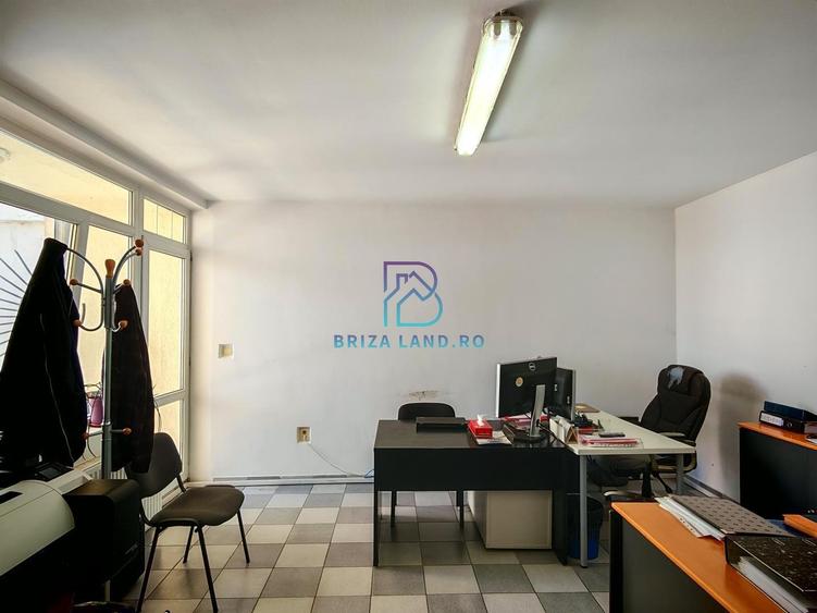 Casă individuală cu 10 camere cu Canalizare în 1 Mai