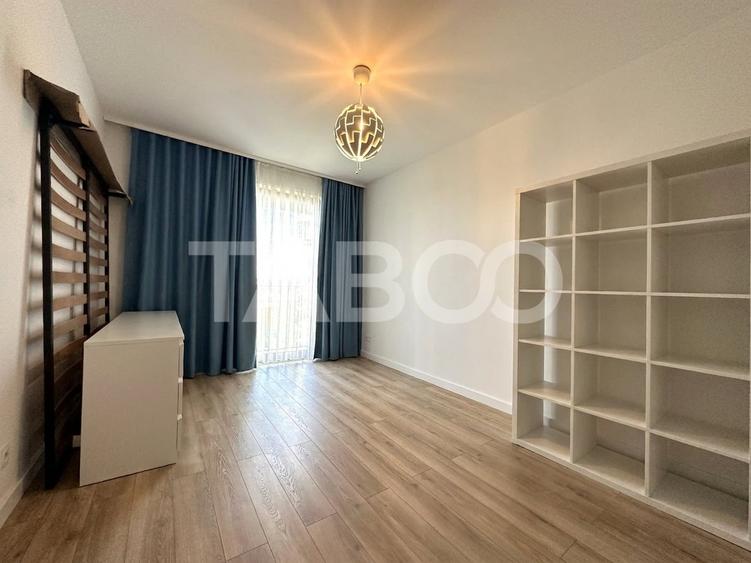 Apartament cu 3 camere semidecomandat, mobilat în Zorilor